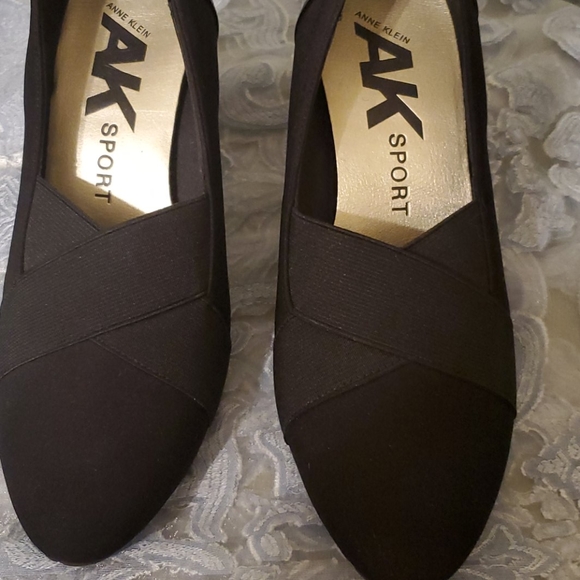 Shoes - Picture 4 of 4